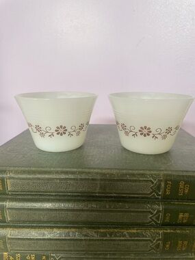 Vintage milk glass custard cups dynaware